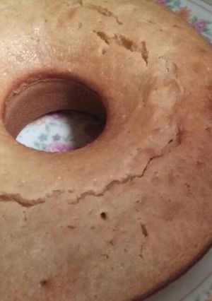 Una foto de Torta de miel con naranja y limón