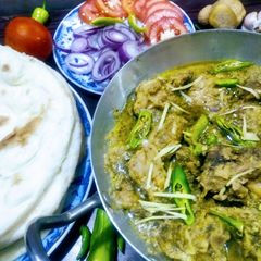Chicken white karahi A picture of Chicken white karahi.