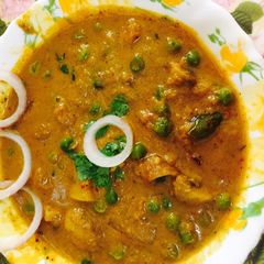 A picture of Matar mushroom masala.