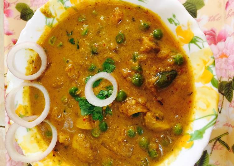 How to Prepare Quick Matar mushroom masala