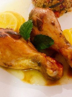 Una foto de Pollo al limón con hierbabuena