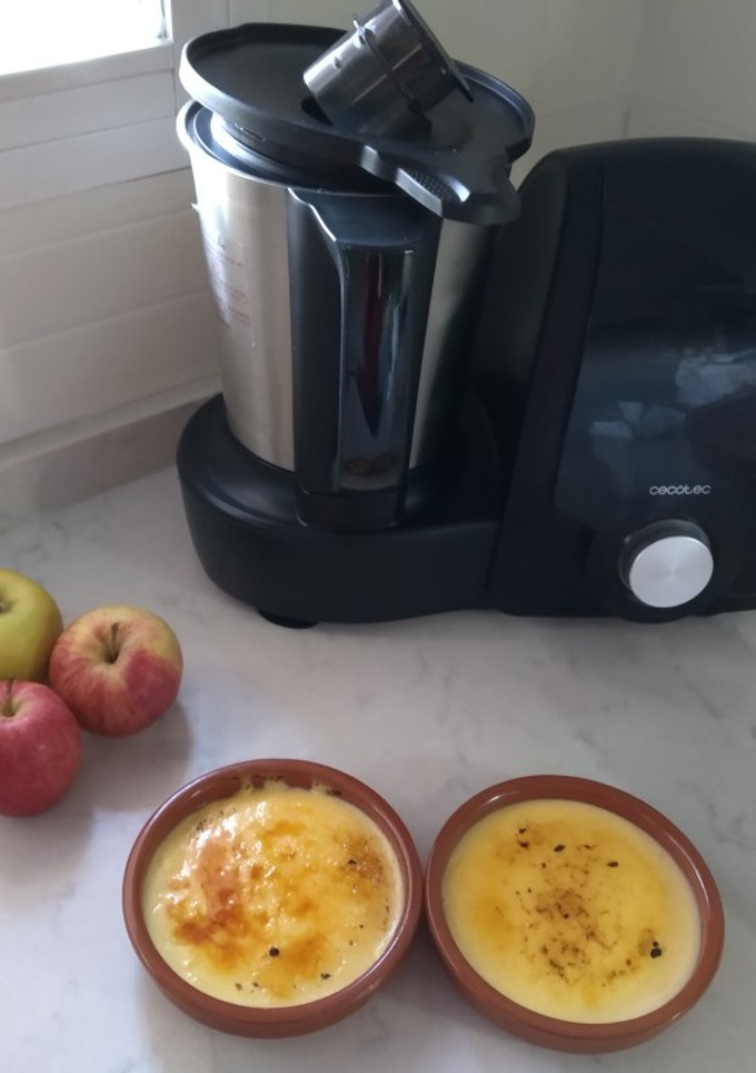 Una foto de Crema catalana con Mambo Cecotec