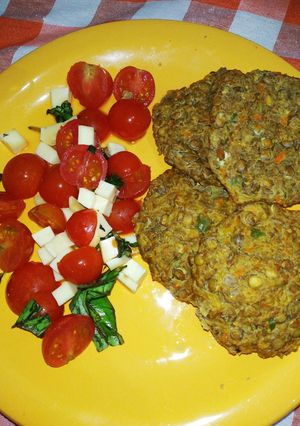 Una foto de Hamburguesas de lentejas y verduras 🍔🥕