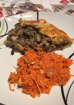 Une photo de Tourte aux champignons et quenelles de veau
