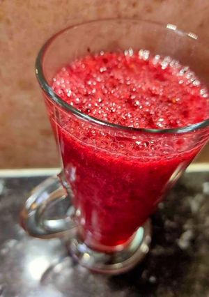 A picture of Healthy nutritious juice.