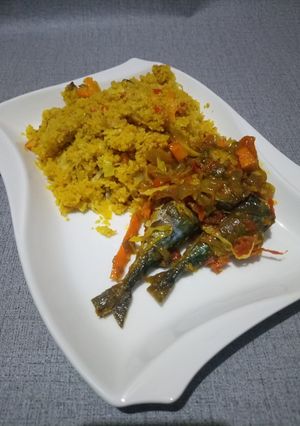 Soyayyen cuscus da miyan kabeji ainihin hoton girkin