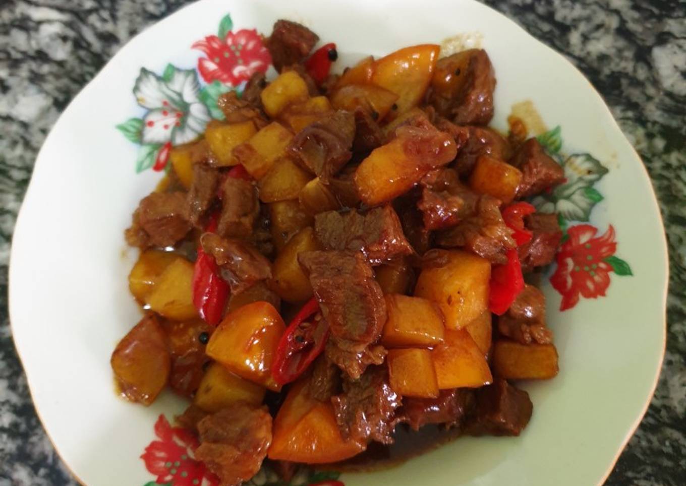 23. Sapi Kentang Lada Hitam
