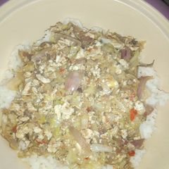 Miyar cabbage with egg and white rice A picture of Miyar cabbage with egg and white rice.
