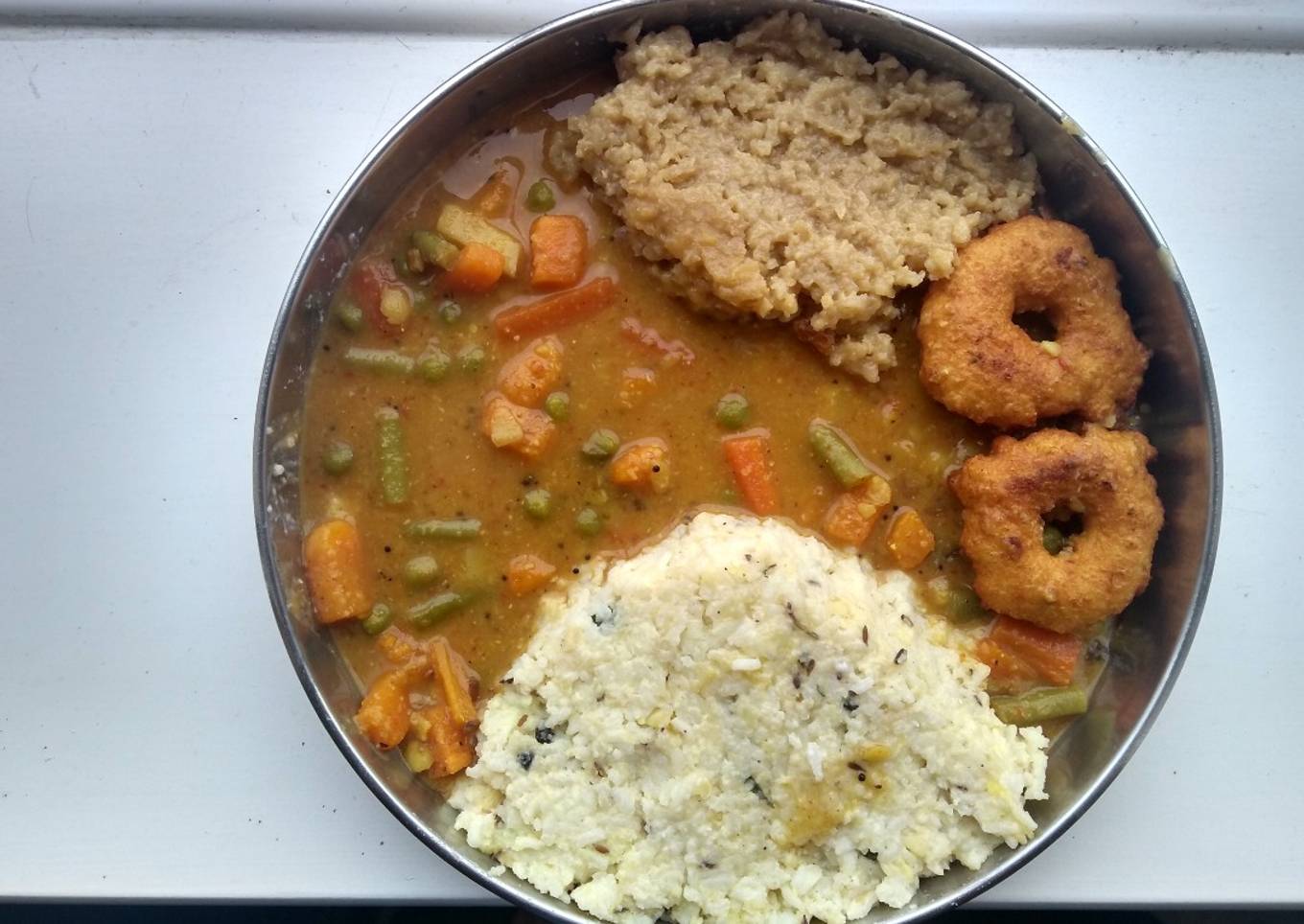 South Indian Breakfast - Ven Pongal & Kadamba Sambhar