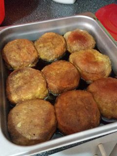 Una foto de Molletes navideños