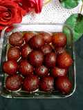 Rasbhare Mawa Gulab Jamun