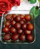 Rasbhare Mawa Gulab Jamun
