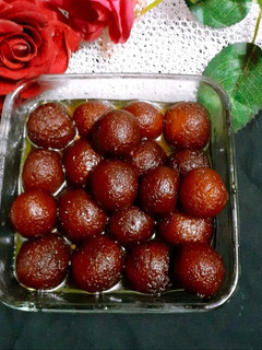 A picture of Rasbhare Mawa Gulab Jamun.