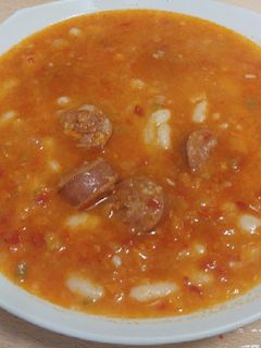 Una foto de Judías blancas con chorizo (Thermomix)