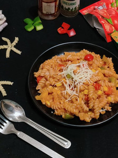 પિંક સોસ પાસ્તા (Pink Sauce Pasta Recipe In Gujarati) રેસીપી મુખ્ય ફોટો