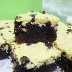 A picture of Cookie Brownies.
