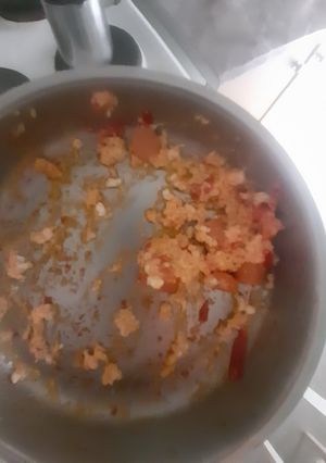 Φωτογραφία της συνταγής Στραπατσάδα με λουκάνικο και με ντομάτα