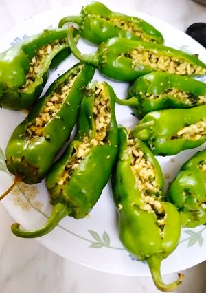 A picture of Stuff mirchi with Ghathia.