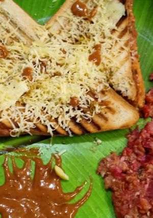 ગ્રીલ ચીઝ સેન્ડવીચ(Grill Sandwich Recipe in Gujarati) રેસીપી મુખ્ય ફોટો