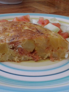 Una foto de Tortilla española de Patata con chorizo