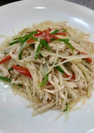 馬鈴薯炒雞絲 的食譜成品照片
