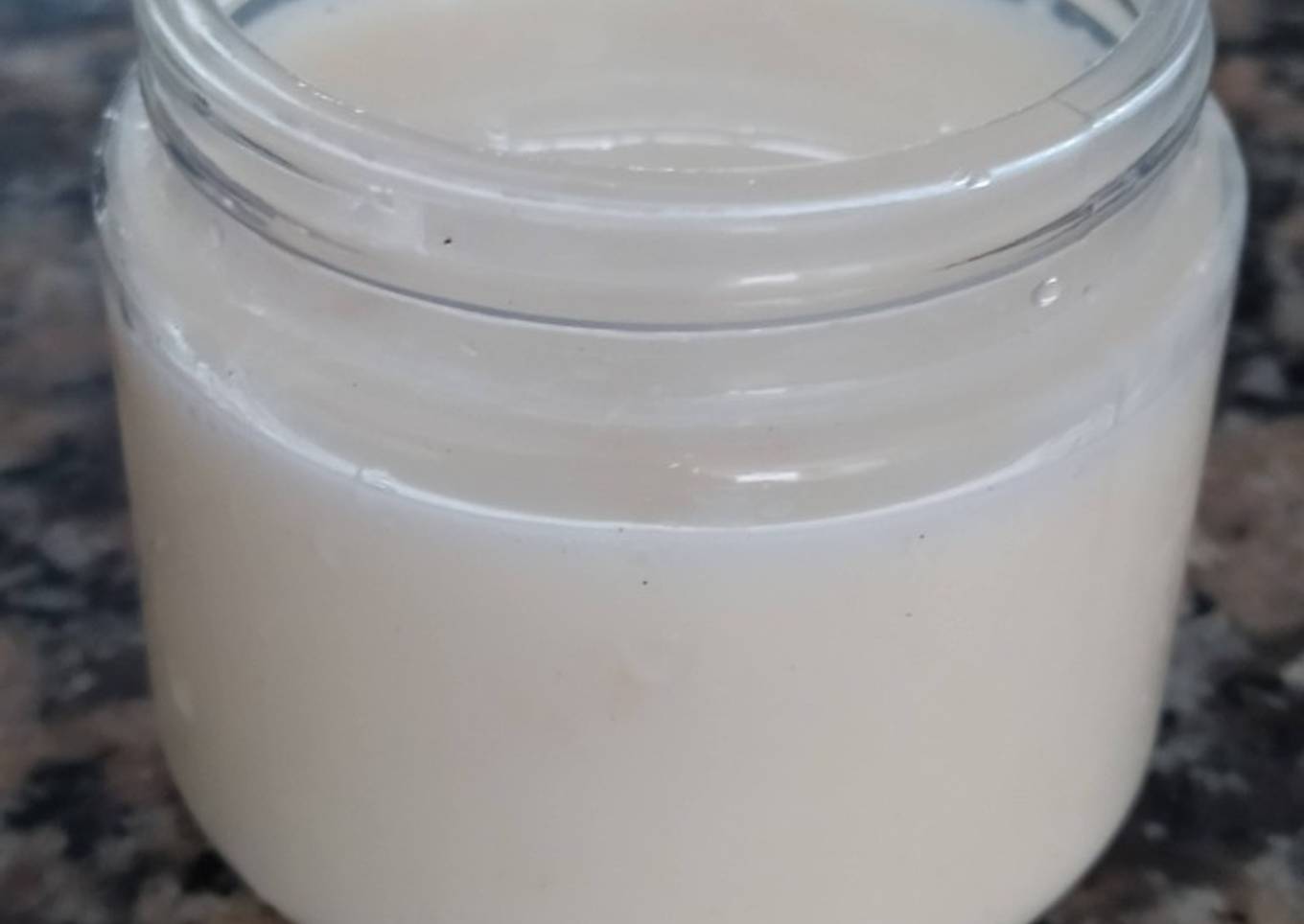 Leche kefirada, un recurso saludable y versátil para tu dieta