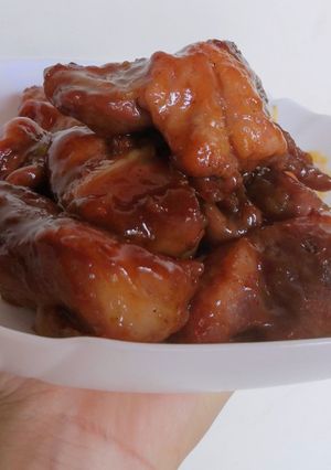 Hình của món Thịt kho nước dứa(thơm, khóm)lên màu tự nhiên.