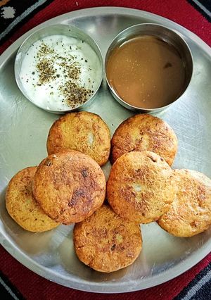केले की फलाहारी टिक्की (Kele ki Falahari Tikki Recipe in Hindi) रेसिपी मुख्य फोटो
