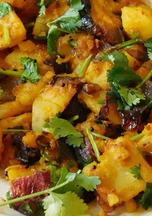 A picture of Batata Bhaji(Potato curry).