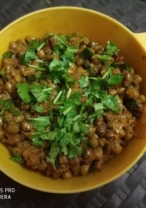 A picture of Black chana sabzi.