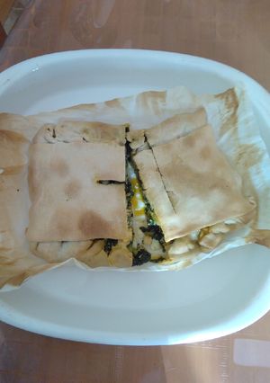 Una foto de Empanada de salmón con espinacas, patata y huevo (sabor exótico)