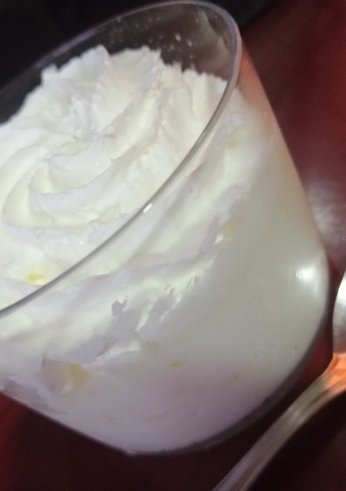 Una foto de Mousse de limón