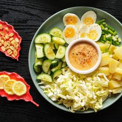 A picture of Gado Gado Indonesian style salad.