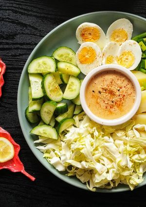 A picture of Gado Gado Indonesian style salad.
