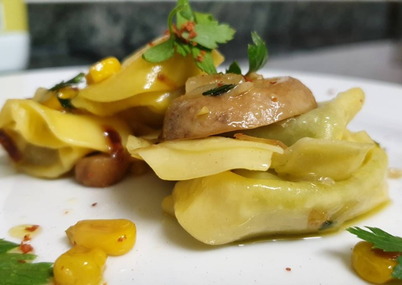 Tortelone de carne con champiñones