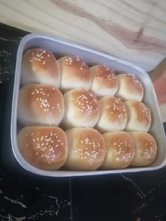 A picture of Dinner rolls.