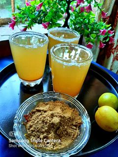 चटपटी खट्टी मीठी शिकंजी और शिकंजी का मसाला (Chatpati khatti meethi shikanji aur shikanji ka masala) रेसिपी मुख्य फोटो