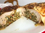 Una foto de pollo relleno