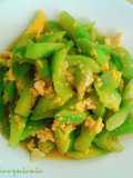 บวบเหลี่ยมผัดไข่