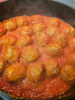 Una foto de Albóndigas con tomate 🍅 Exprés