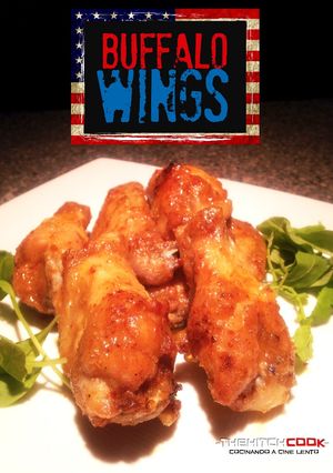 Una foto de Buffalo wings (Alitas de pollo picantes)