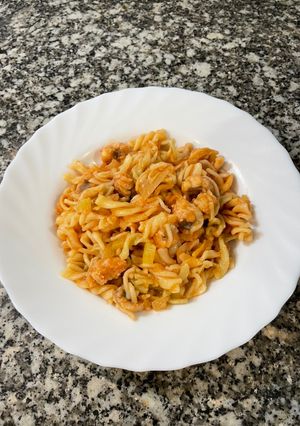 Una foto de Pasta con rape y verduras en la Crockpot