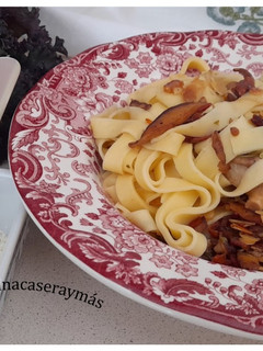 Una foto de Pasta con seta shiitake y tomate seco