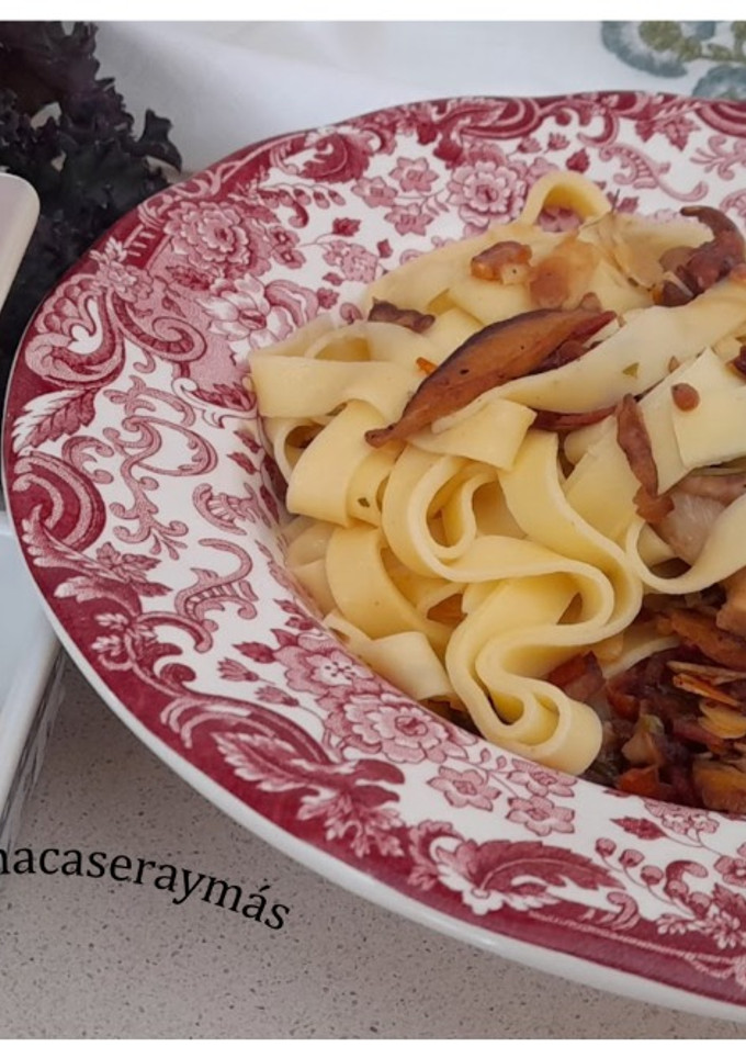 Una foto de Pasta con seta shiitake y tomate seco