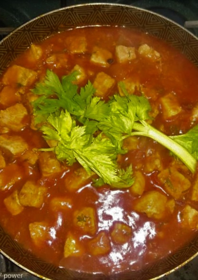 Una foto de Cañon de Cerdo picado en Salsa Roja Taquera