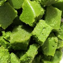 A picture of Green chutney.