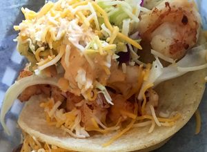 รูปของ Tiger shrimp Taco chilli sauce