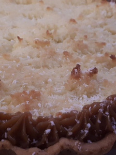 Una foto de Tarta de coco y dulce de leche