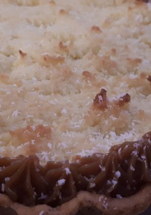 Una foto de Tarta de coco y dulce de leche
