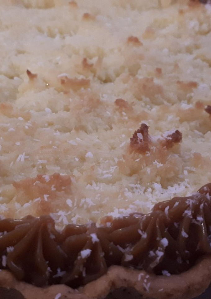 Una foto de Tarta de coco y dulce de leche